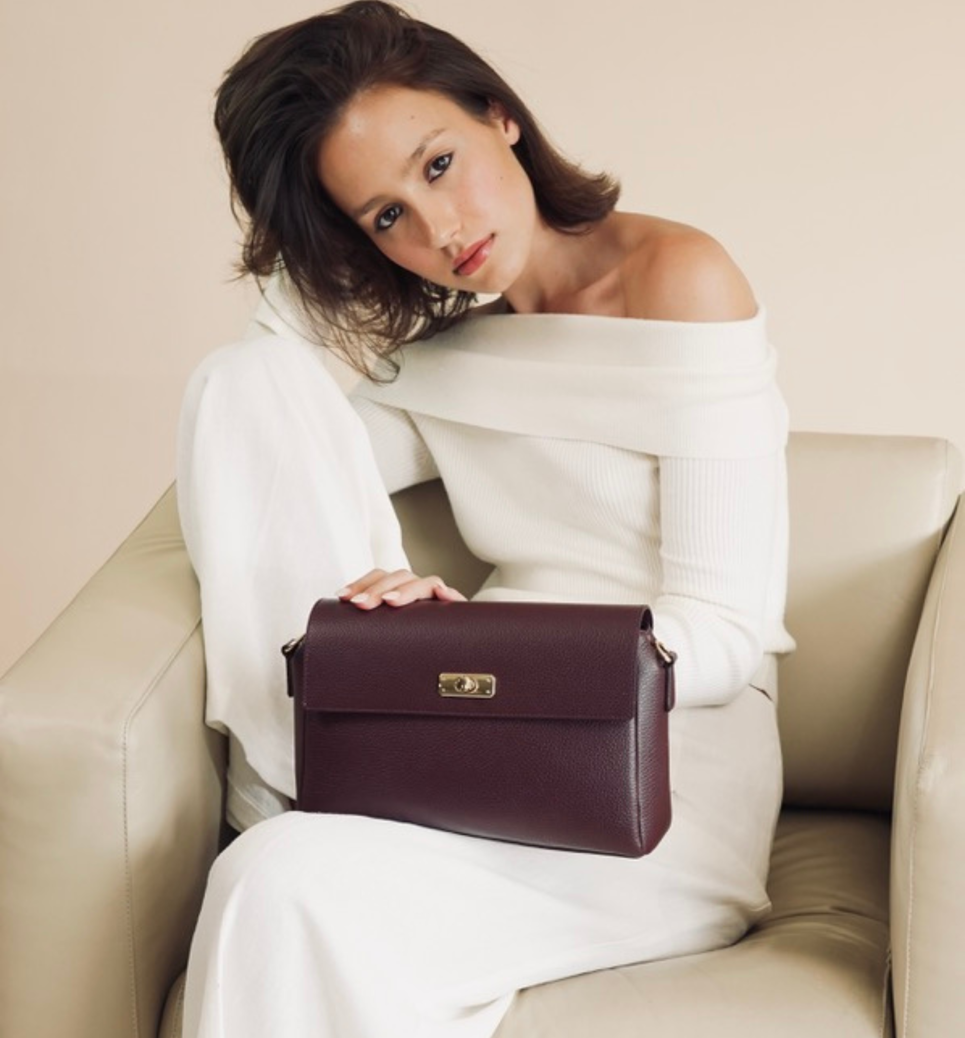 How to Clean a Leather Handbag at Home