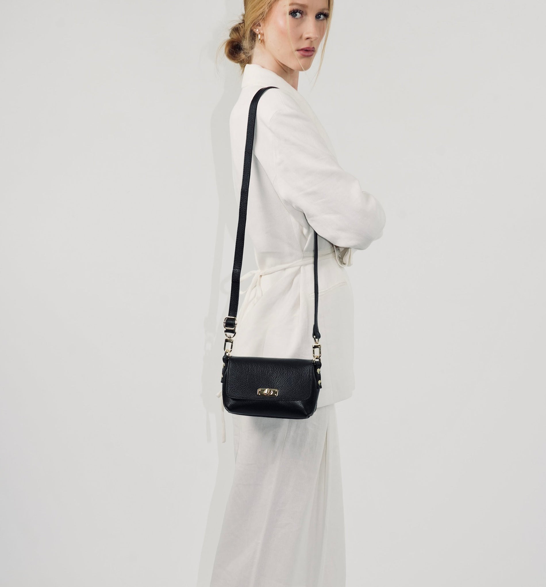 How to Choose Your First Leather Handbag