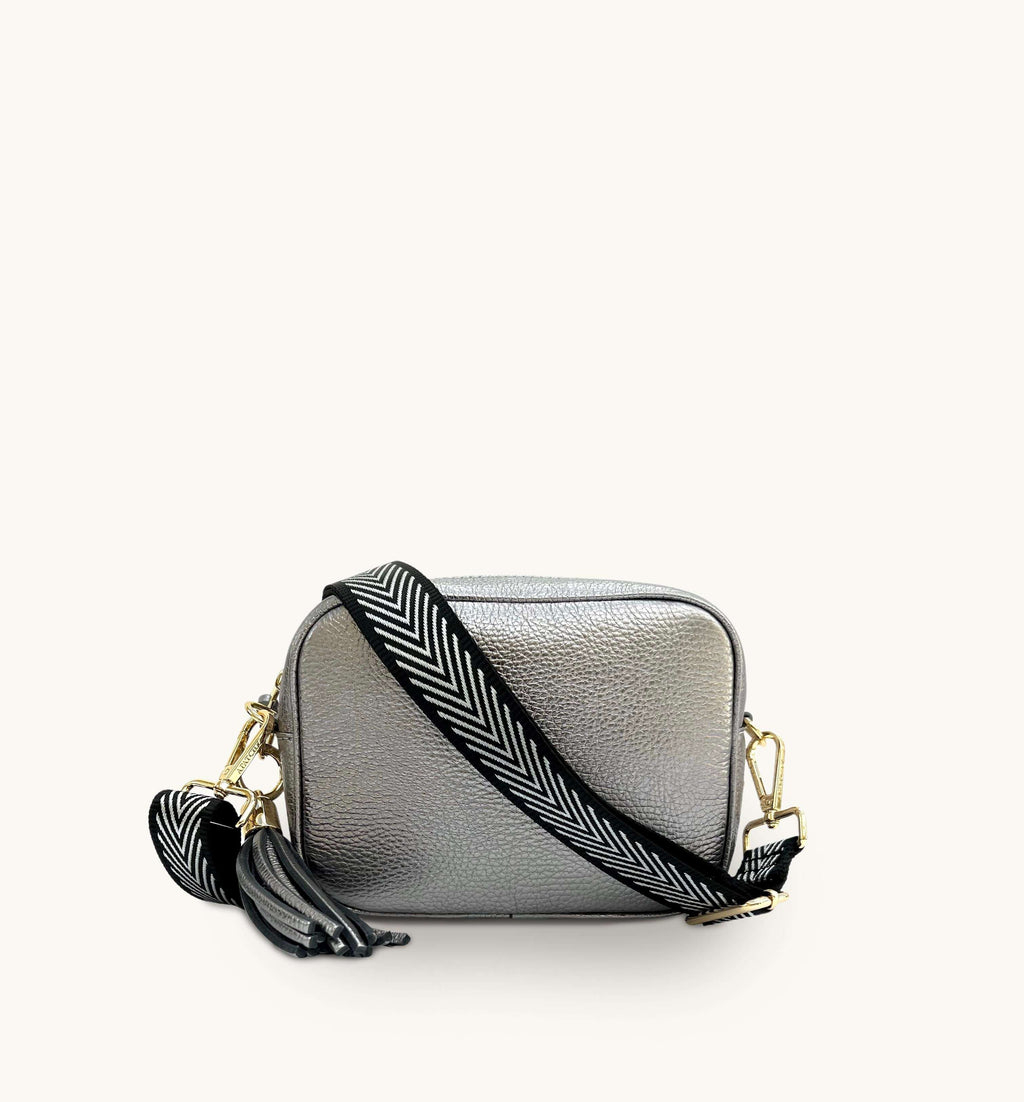 Black Leather Crossbody Bag With Leather & Canvas Strap – Apatchy London